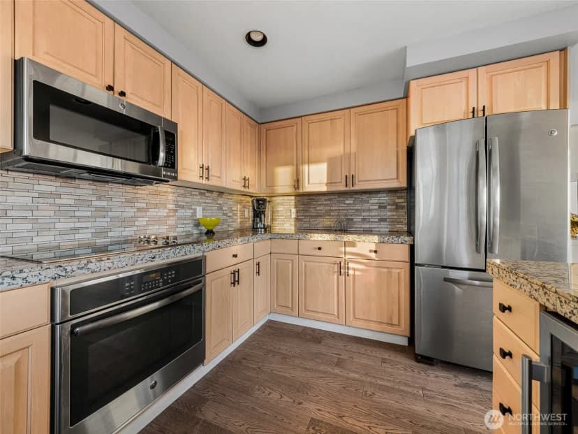 Property photo for 601 W Mercer Place #301, Seattle photo 16
