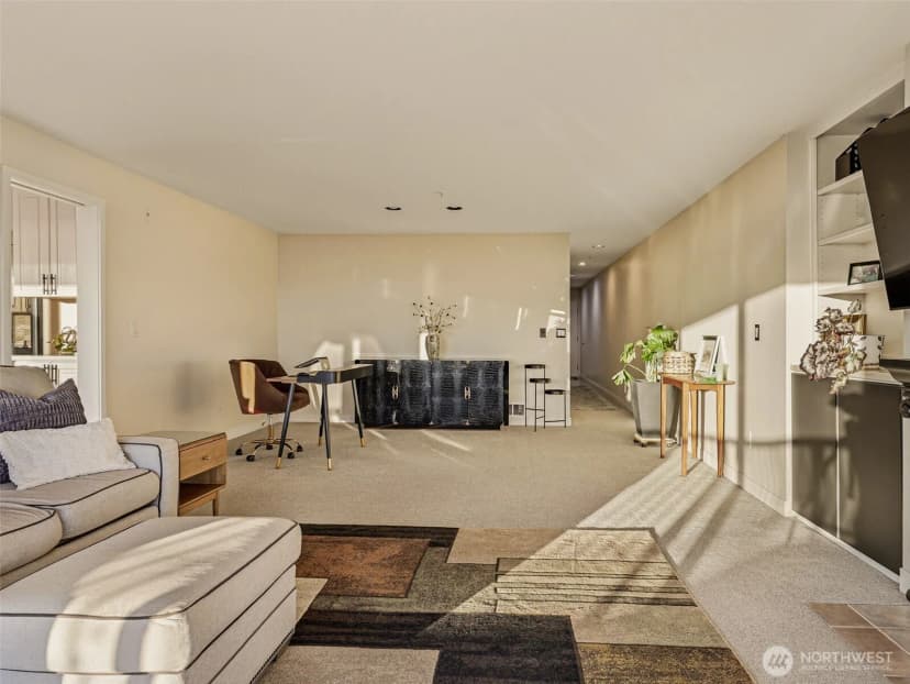 Property photo for 601 W Mercer Place #301, Seattle photo 8