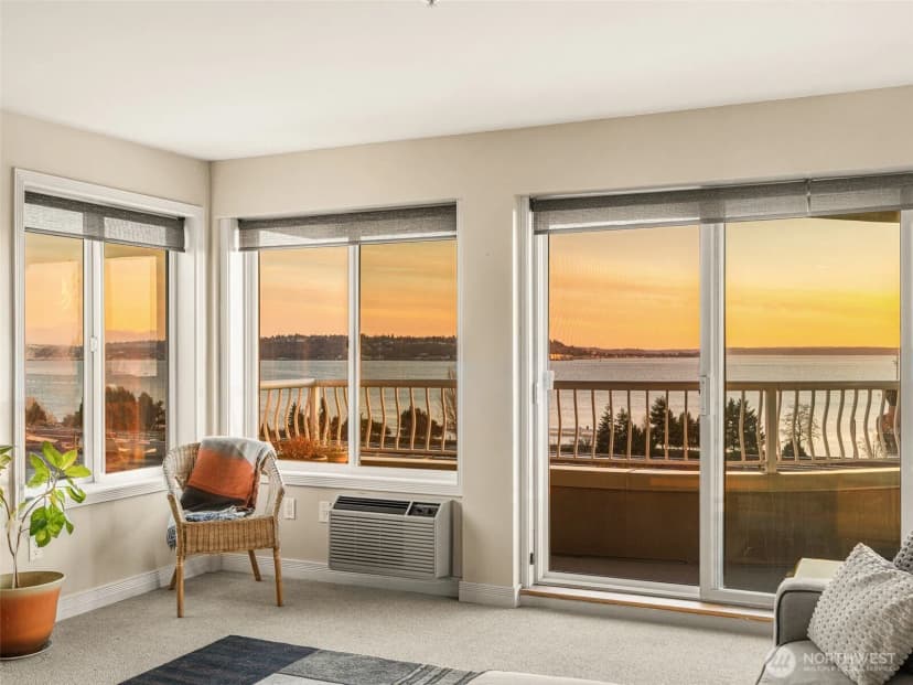Property photo for 601 W Mercer Place #301, Seattle photo 12