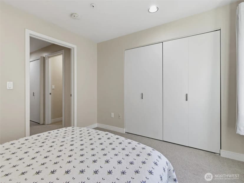 Property photo for 601 W Mercer Place #301, Seattle photo 23