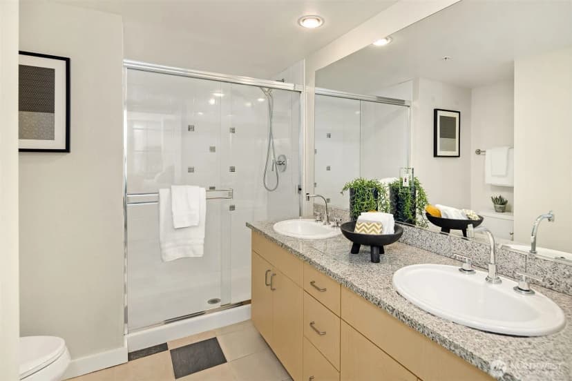 Property photo for 1100 106th Avenue Ne #203, Bellevue photo 25