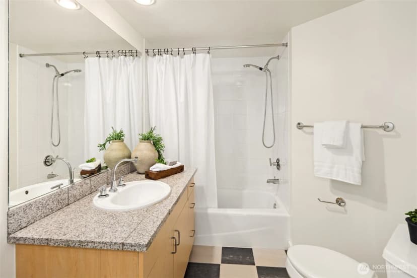 Property photo for 1100 106th Avenue Ne #203, Bellevue photo 28
