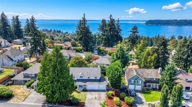 Property photo for 10530 59th Avenue W, Mukilteo photo 3
