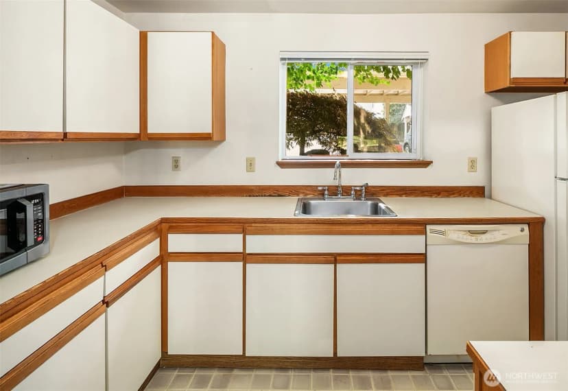 Property photo for 10838 E Riverside Drive #c102, Bothell photo 6