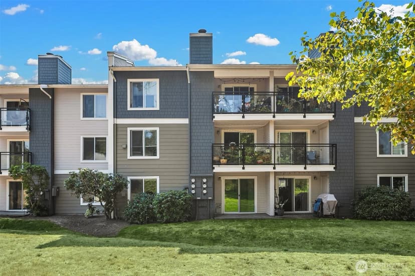 Property photo for 10838 E Riverside Drive #c102, Bothell photo 12