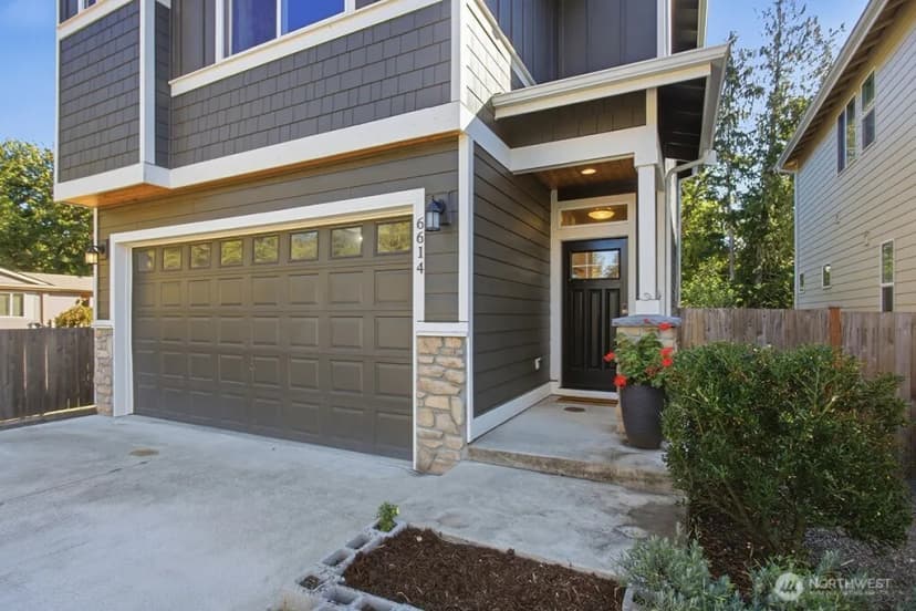 Property photo for 6614 Kayak Place Nw, Bremerton photo 3
