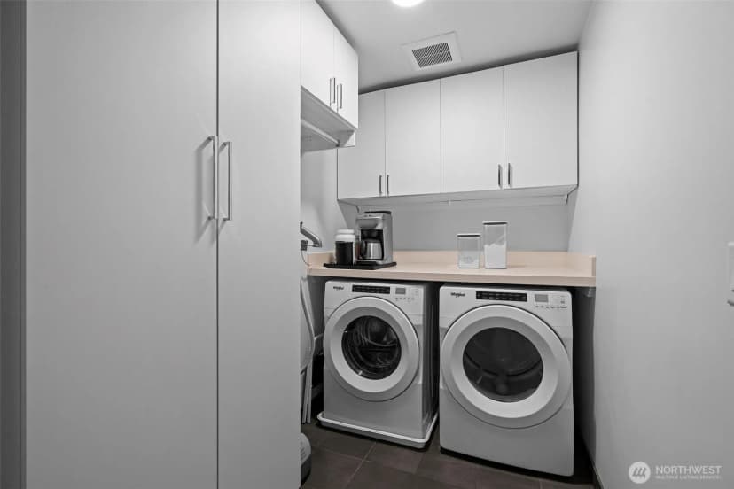 Property photo for 188 Bellevue Way Ne #411, Bellevue photo 26
