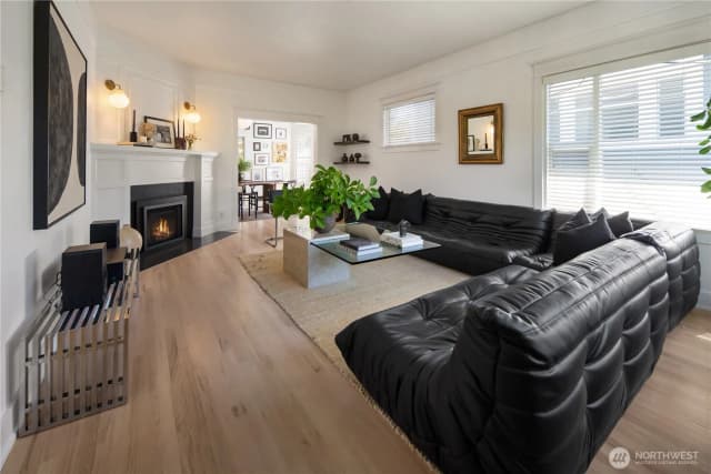 Property photo for 716 32nd Avenue, Seattle photo 4