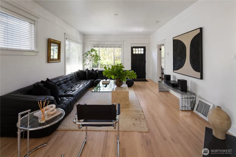 Property photo for 716 32nd Avenue, Seattle photo 2