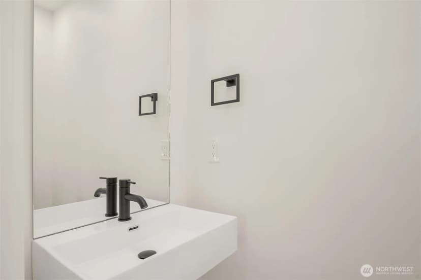 Property photo for 8316 Mary Avenue Nw #b, Seattle photo 18