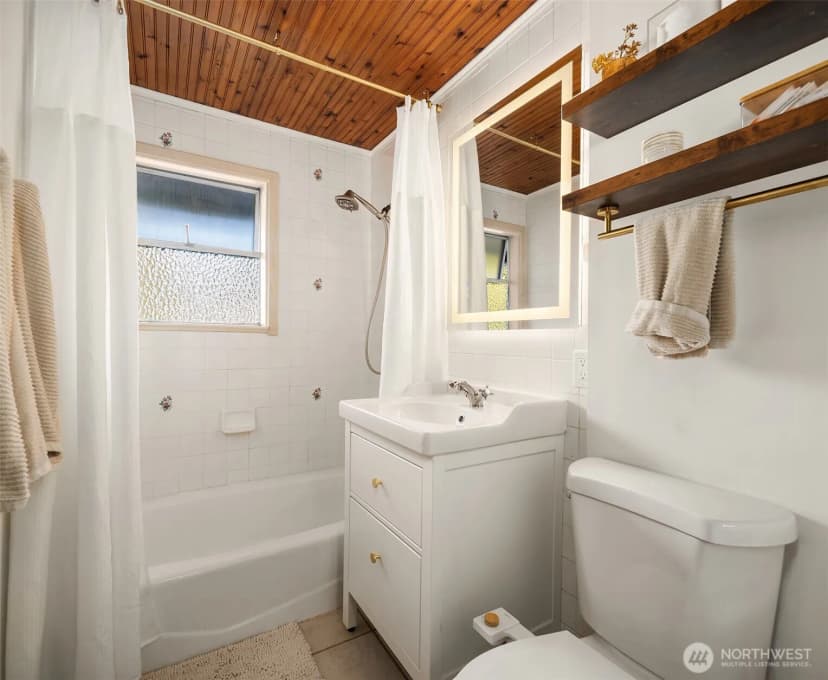 Property photo for 11902 21st Avenue Sw, Burien photo 12