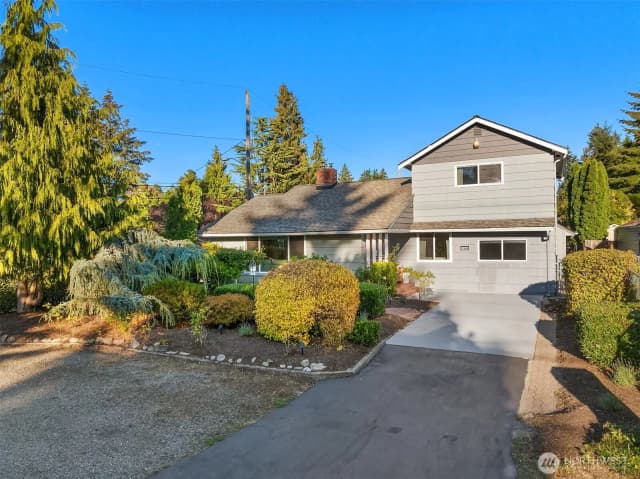Property photo for 11902 21st Avenue Sw, Burien photo 2