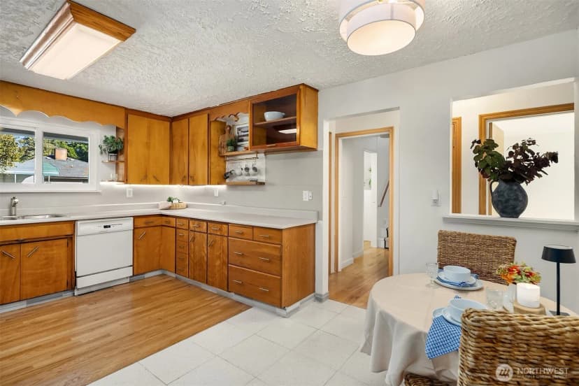 Property photo for 11902 21st Avenue Sw, Burien photo 17