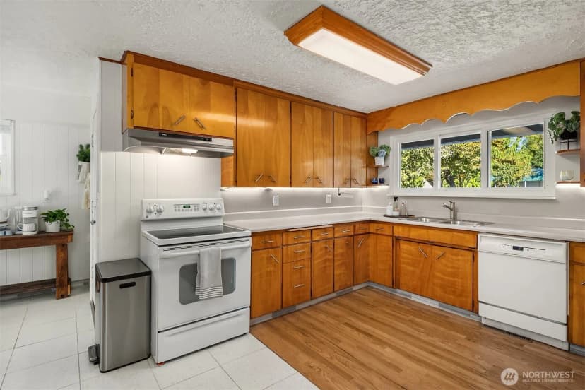 Property photo for 11902 21st Avenue Sw, Burien photo 19