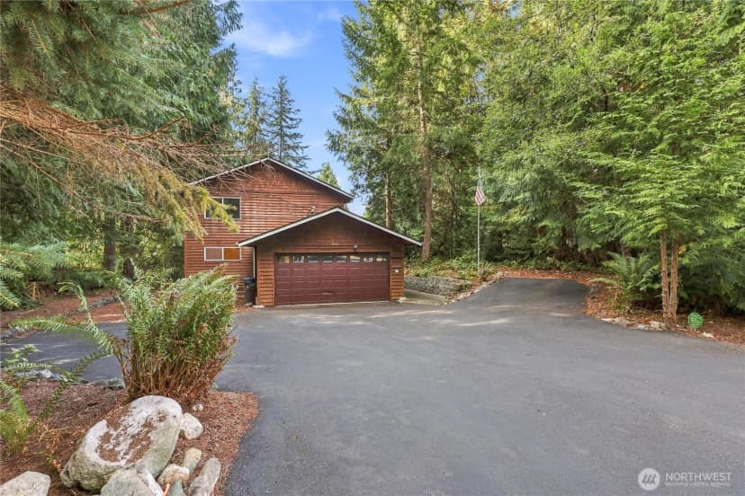 Property photo for 5921 Cedar Court, Hansville