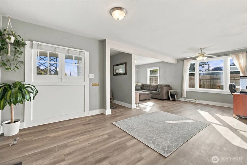 Property photo for 311 2nd Avenue Ne, Puyallup photo 11