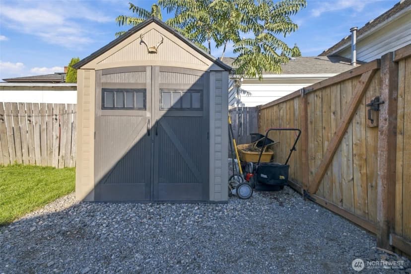 Property photo for 311 2nd Avenue Ne, Puyallup photo 30