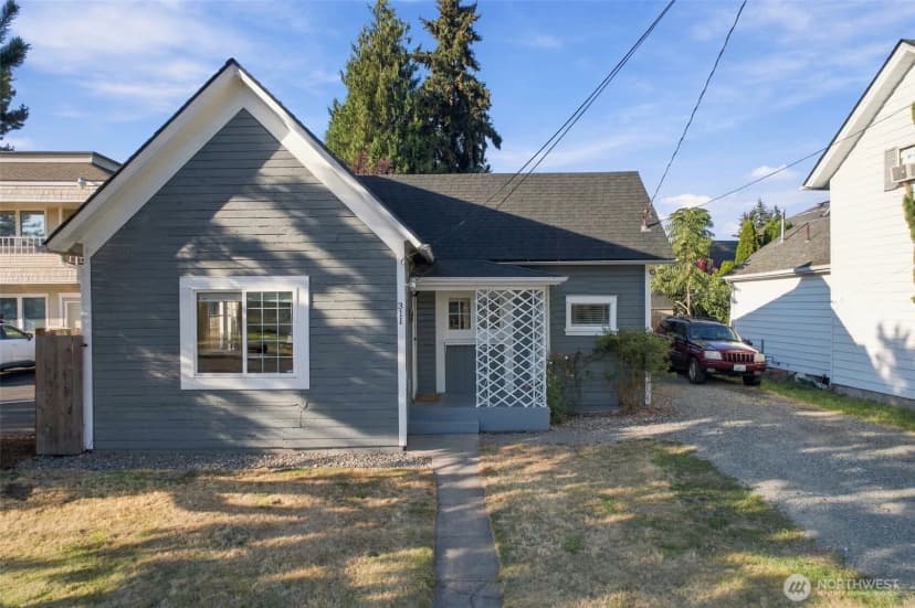 Property photo for 311 2nd Avenue Ne, Puyallup