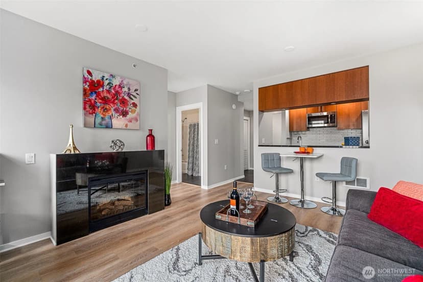 Property photo for 2721 1st Avenue #809, Seattle photo 8