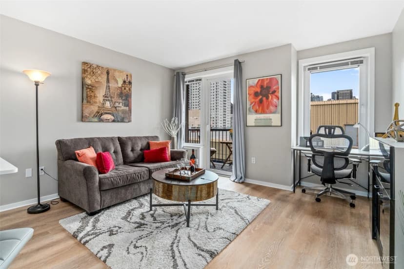 Property photo for 2721 1st Avenue #809, Seattle photo 6