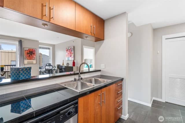 Property photo for 2721 1st Avenue #809, Seattle photo 5