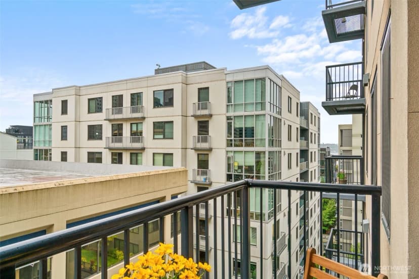 Property photo for 2721 1st Avenue #809, Seattle photo 17