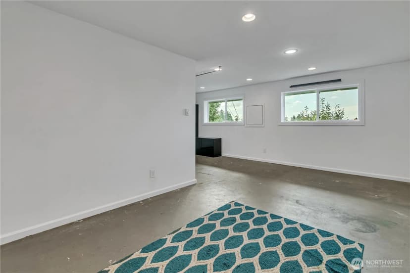 Property photo for 504 Windsor Park Ne, Renton photo 31