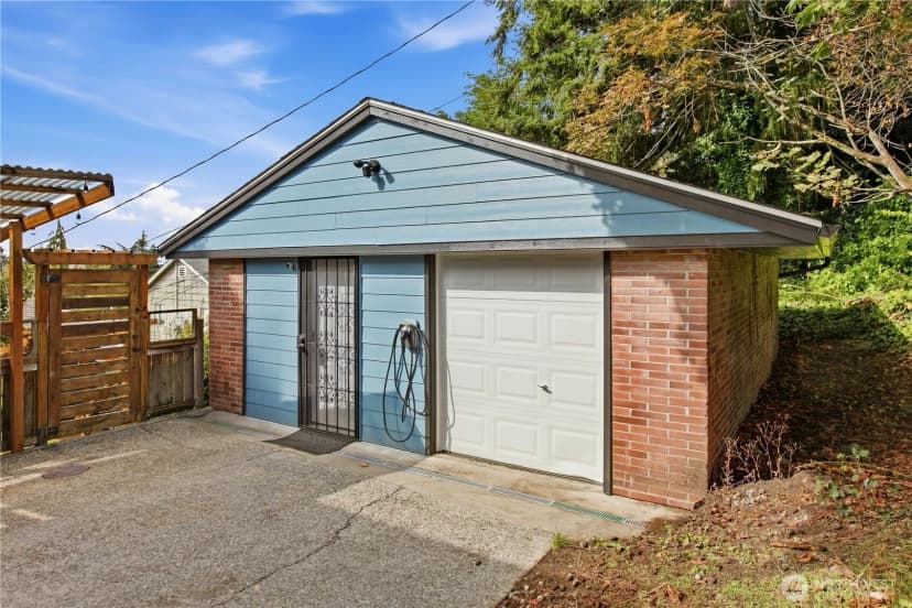 Property photo for 504 Windsor Park Ne, Renton photo 26