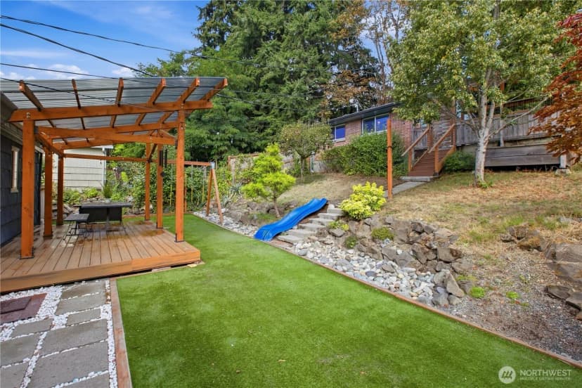 Property photo for 504 Windsor Park Ne, Renton photo 24