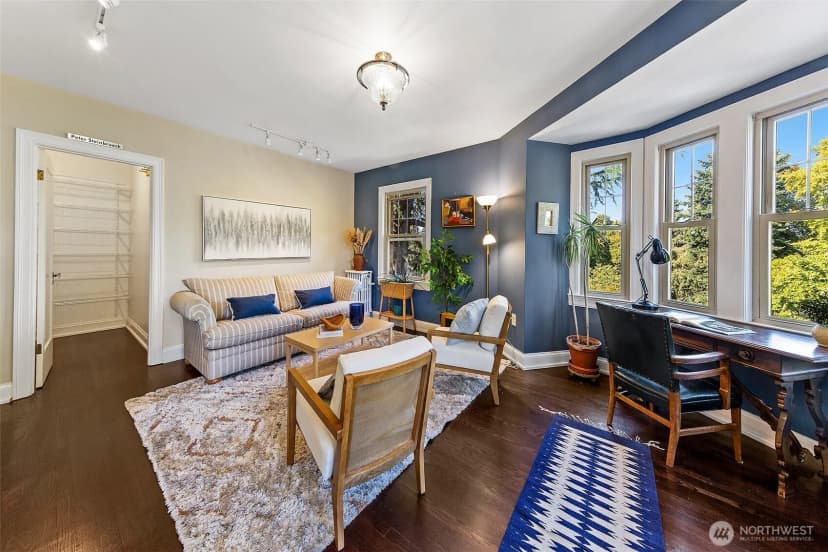 Property photo for 5810 Cowen Place Ne #310, Seattle photo 6