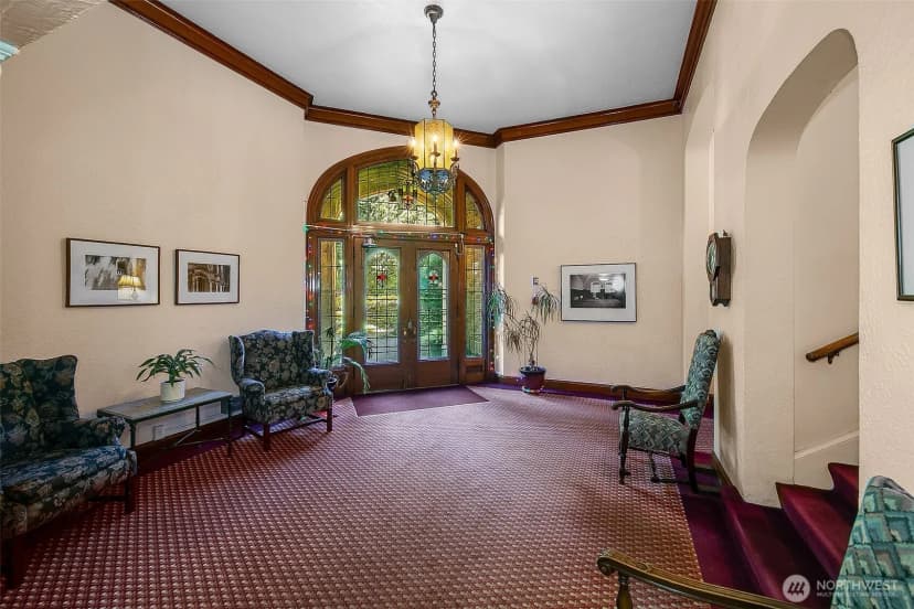 Property photo for 5810 Cowen Place Ne #310, Seattle photo 19