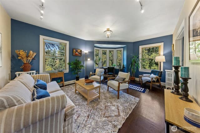 Property photo for 5810 Cowen Place Ne #310, Seattle photo 5