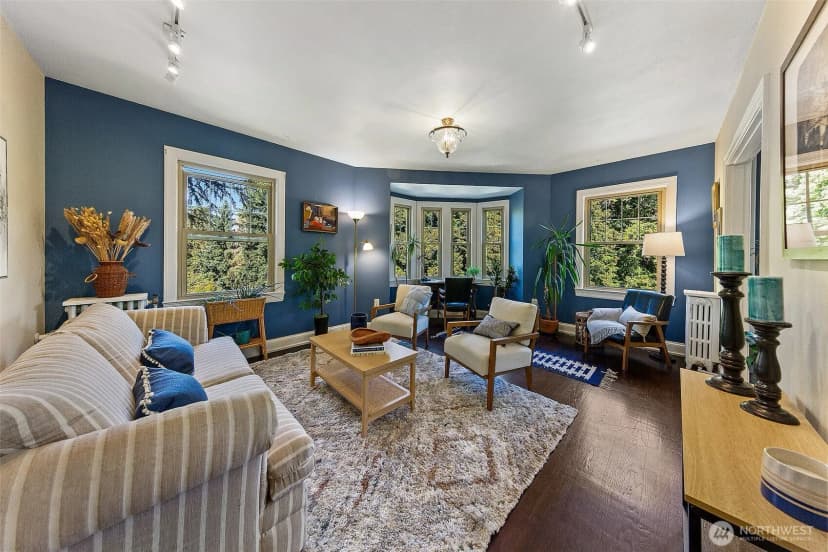 Property photo for 5810 Cowen Place Ne #310, Seattle photo 5
