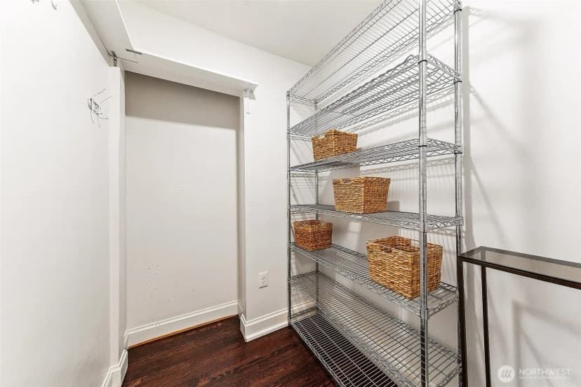 Property photo for 5810 Cowen Place Ne #310, Seattle photo 16