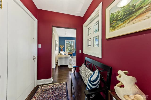 Property photo for 5810 Cowen Place Ne #310, Seattle photo 4