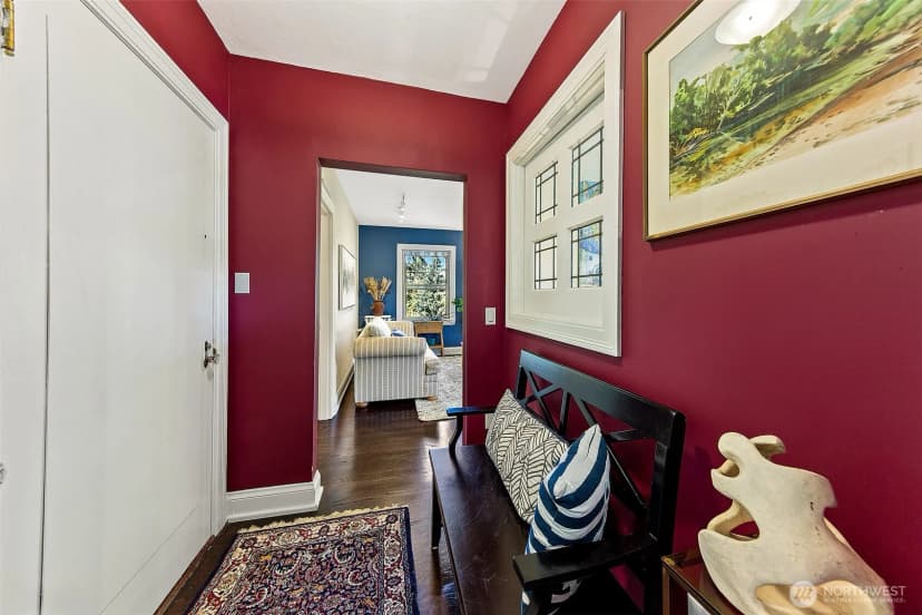 Property photo for 5810 Cowen Place Ne #310, Seattle photo 4