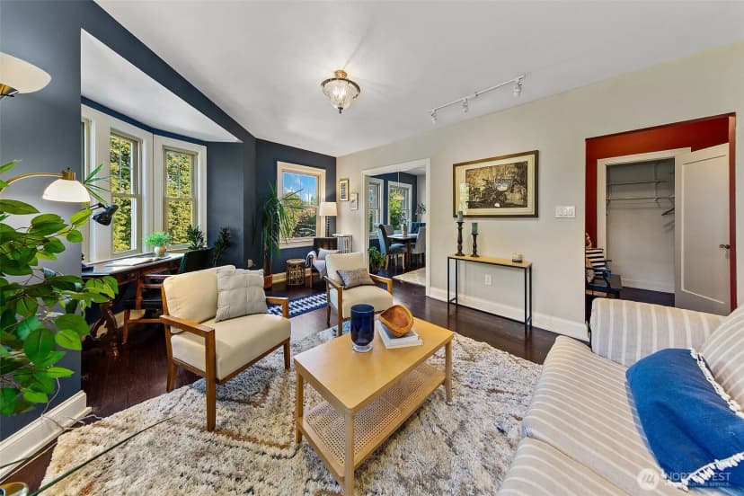 Property photo for 5810 Cowen Place Ne #310, Seattle photo 7