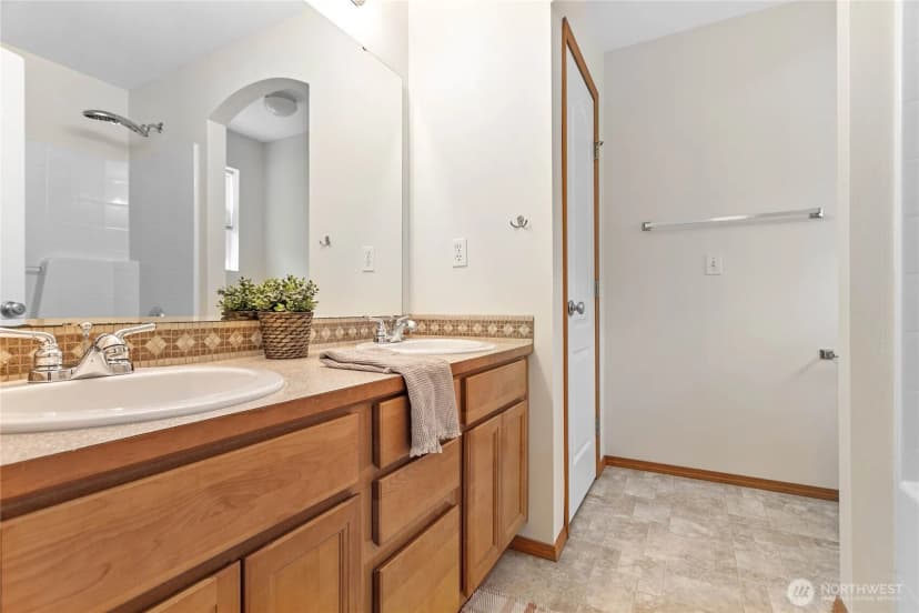 Property photo for 9926 2nd Place Ne, Lake Stevens photo 13