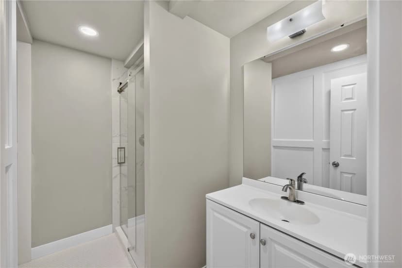 Property photo for 1550 Ne 8th Avenue, Oak Harbor photo 18