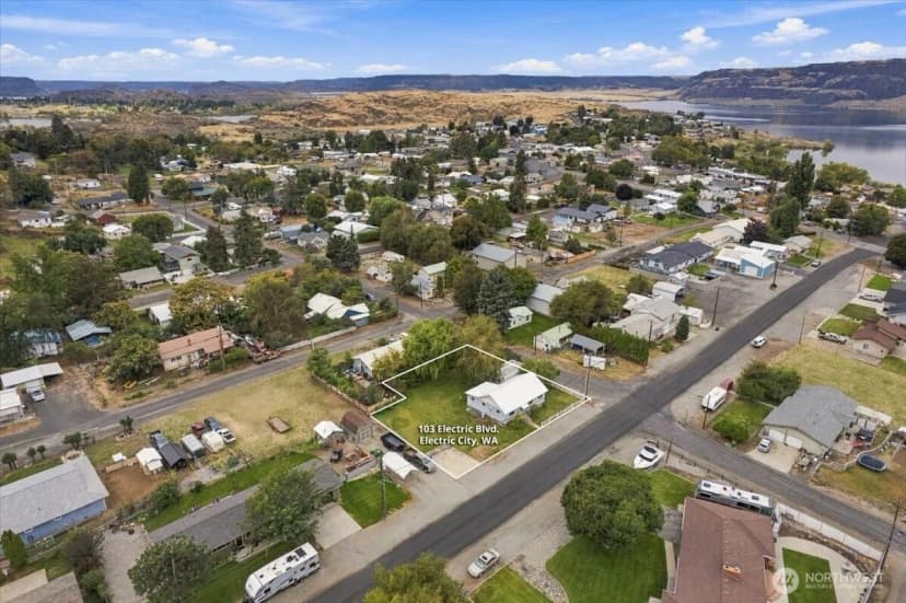 Property photo for 103 Electric Boulevard, Electric City photo 29