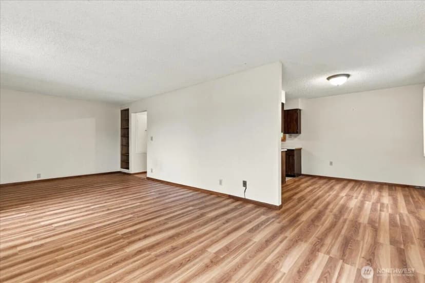 Property photo for 103 Electric Boulevard, Electric City photo 4