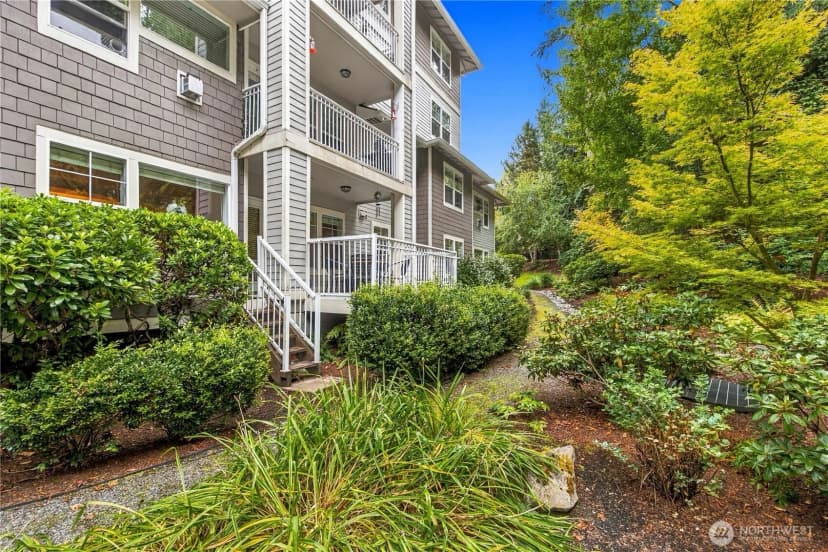 Property photo for 4535 Providence Point Place Se #102, Issaquah photo 32