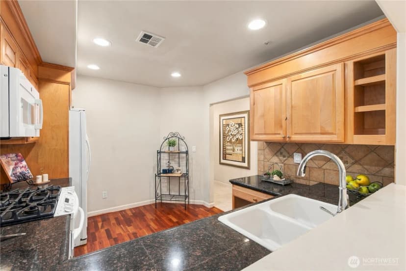 Property photo for 4535 Providence Point Place Se #102, Issaquah photo 8