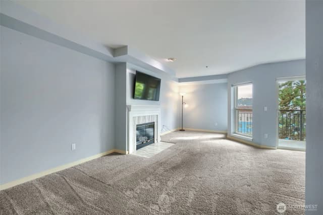 Property photo for 701 Galer Street #608, Seattle photo 3