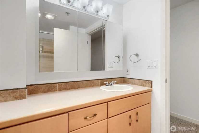 Property photo for 701 Galer Street #608, Seattle photo 27