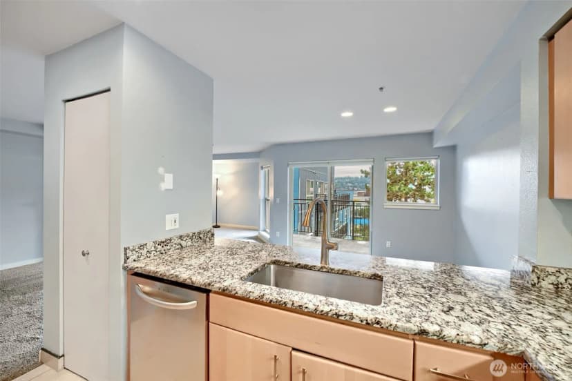 Property photo for 701 Galer Street #608, Seattle photo 16