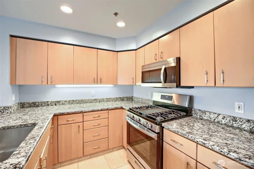 Property photo for 701 Galer Street #608, Seattle photo 14