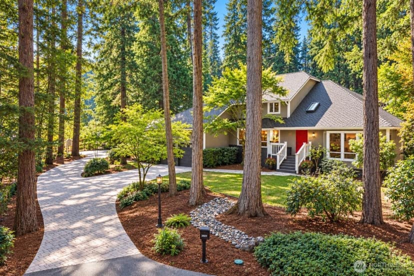 Property photo for 13605 Ne 48th Place, Bellevue