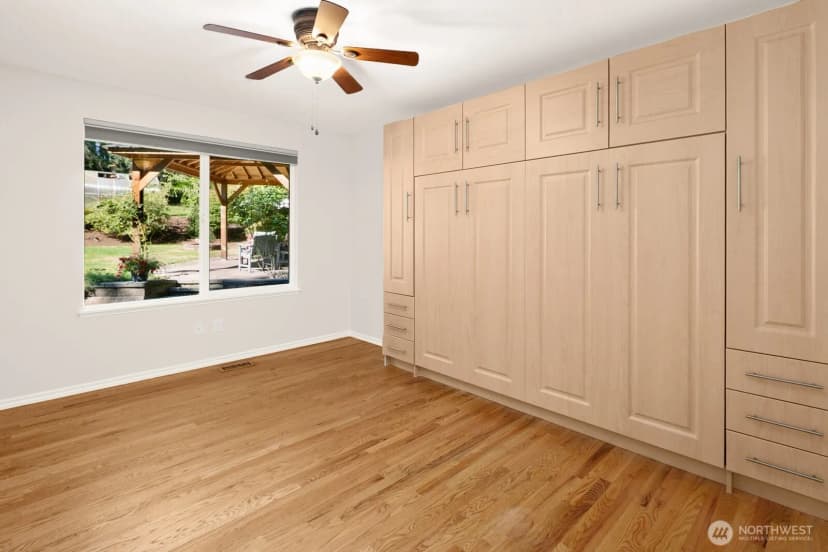 Property photo for 13605 Ne 48th Place, Bellevue photo 20