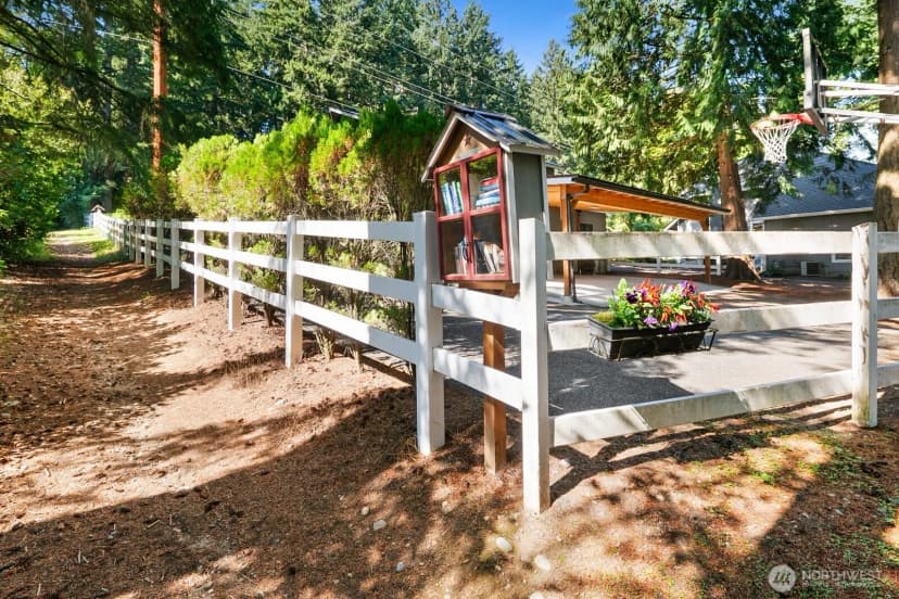 Property photo for 13605 Ne 48th Place, Bellevue photo 31
